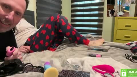 Snapshot of matchingtracksuits chatting on 03.05.25 Jer and Kel online show from 03.05.25