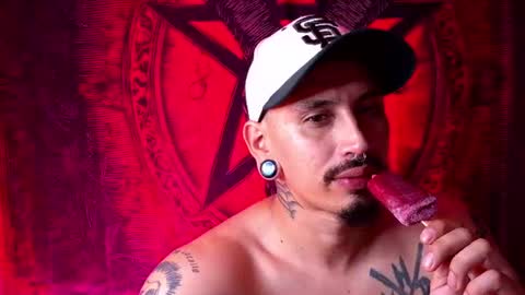 Snapshot of mateo60_ chatting on 06.17.26 Mateo online show from 06.17.26