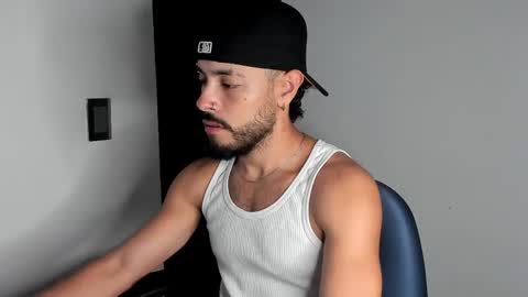 Snapshot of mateobaer_ chatting on 04.30.26 Mateo Baer online show from 04.30.26