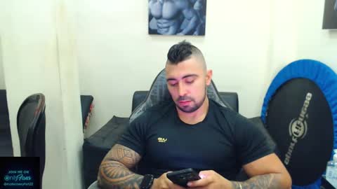 Snapshot of mateosexyhot22 chatting on 04.25.26 Mateo online show from 04.25.26