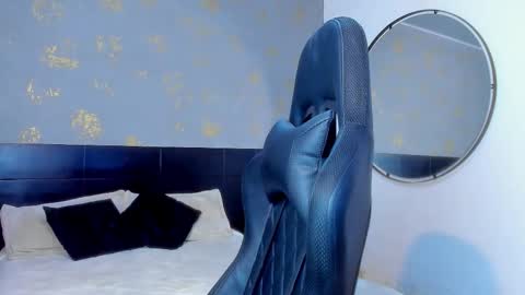 Snapshot of mathew_flintt chatting on 12.19.25 Mathew Flintt online show from 12.19.25