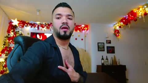 mathewhot3 online show from 11.11.25