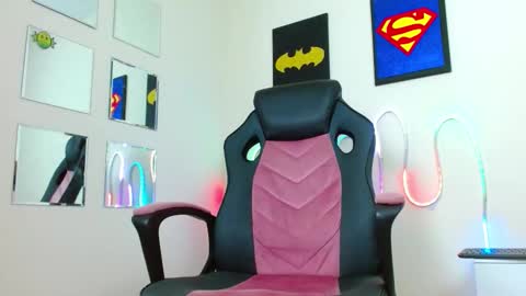 mathewhot3 online show from 11.26.25