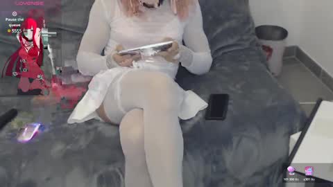 LooLa online show from 01.25.25