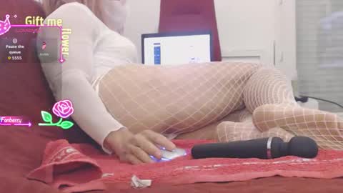 LooLa online show from 12.05.25