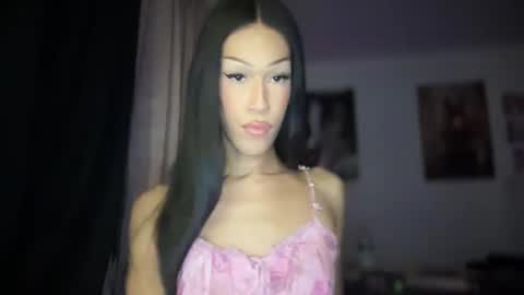 Snapshot of matrixprincess chatting on 09.10.25 MOLLY MILLS online show from 09.10.25
