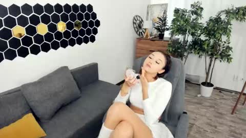 Kate online show from 12.21.25