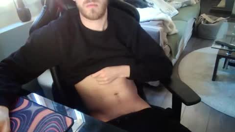 Snapshot of matt1q237916 chatting on 04.15.26 matt1q237916 online show from 04.15.26