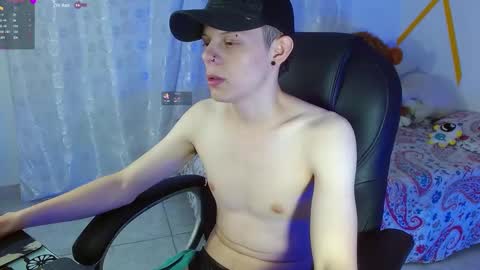 Snapshot of matthewboy_ chatting on 12.11.24 MatthewBoy online show from 12.11.24