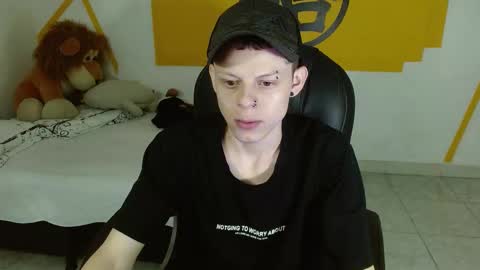 Snapshot of matthewboy_ chatting on 01.18.25 MatthewBoy online show from 01.18.25