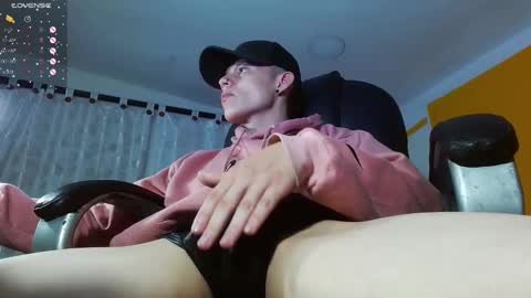 Snapshot of matthewboy_ chatting on 02.14.25 MatthewBoy online show from 02.14.25