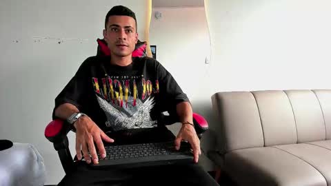 Snapshot of matthewcullenn chatting on 12.05.25 Matthew online show from 12.05.25