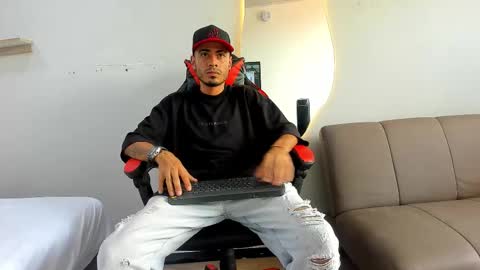 Snapshot of matthewcullenn chatting on 12.21.25 Matthew online show from 12.21.25