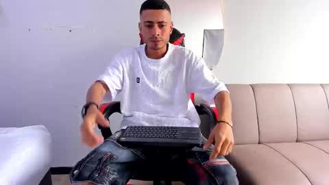 Snapshot of matthewcullenn chatting on 12.22.25 Matthew online show from 12.22.25