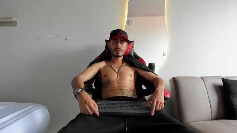 Snapshot of matthewcullenn chatting on 01.05.26 Matthew online show from 01.05.26