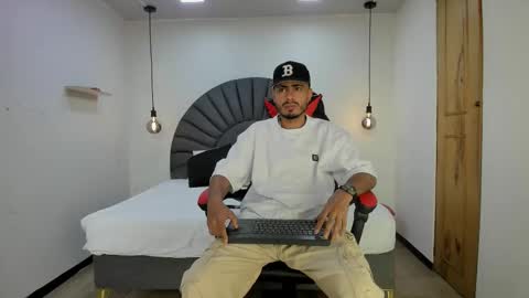 Snapshot of matthewcullenn chatting on 01.14.26 Matthew online show from 01.14.26