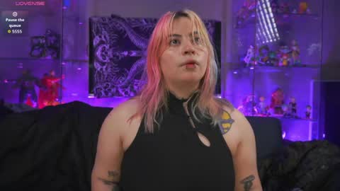 Snapshot of matti_sofia chatting on 04.18.26 TATIANA AND ROUS online show from 04.18.26