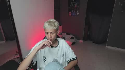 mattias     online show from 03.04.25