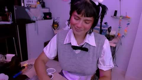 mattilda_18 online show from 10.17.25