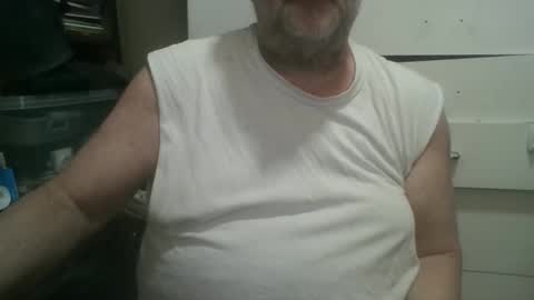 Snapshot of mattnudist chatting on 12.29.24 Matt online show from 12.29.24