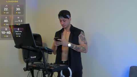Snapshot of mattsaill_ chatting on 09.19.25 mattsaill_ online show from 09.19.25