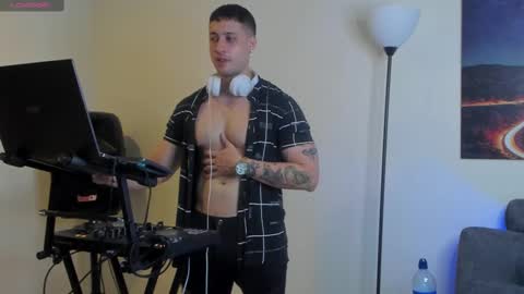 Snapshot of mattsaill_ chatting on 09.26.25 mattsaill_ online show from 09.26.25