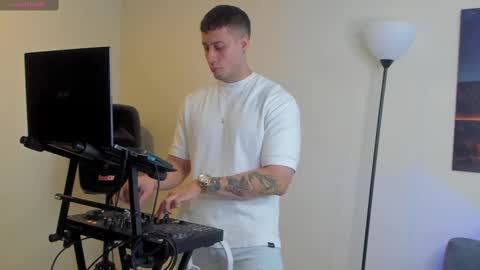 Snapshot of mattsaill_ chatting on 09.29.25 mattsaill_ online show from 09.29.25