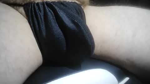 Snapshot of mattty13 chatting on 11.15.25 Hairy Bud online show from 11.15.25