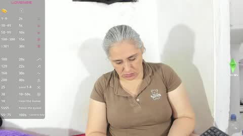 Snapshot of mature_gold1 chatting on 05.11.26 danna mature online show from 05.11.26