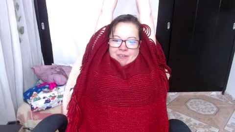 Snapshot of mature_wolf chatting on 12.12.24 Sonia online show from 12.12.24