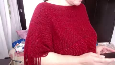 Snapshot of mature_wolf chatting on 12.12.24 Sonia online show from 12.12.24