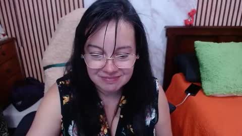 Snapshot of mature_wolf chatting on 10.17.25 Sonia online show from 10.17.25