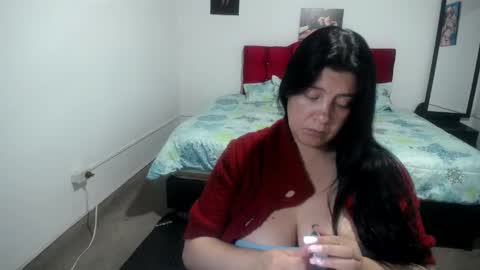 Snapshot of maturealexxa chatting on 12.18.24 alexa online show from 12.18.24