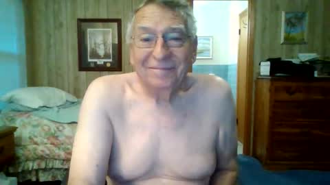 Snapshot of maturecouple1954 chatting on 04.24.26 SXECPL55 at G mail Dot Com online show from 04.24.26