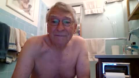 Snapshot of maturecouple1954 chatting on 04.29.26 SXECPL55 at G mail Dot Com online show from 04.29.26