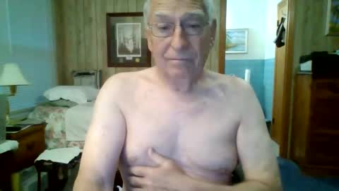 Snapshot of maturecouple1954 chatting on 05.19.26 SXECPL55 at G mail Dot Com online show from 05.19.26