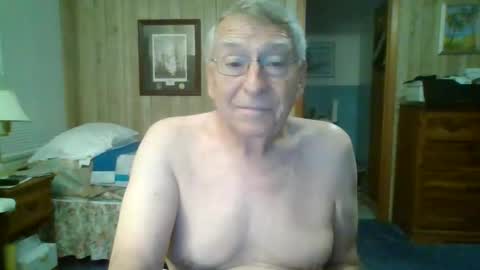 Snapshot of maturecouple1954 chatting on 05.27.26 SXECPL55 at G mail Dot Com online show from 05.27.26