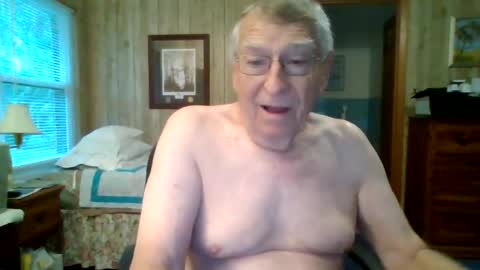 Snapshot of maturecouple1954 chatting on 06.15.26 SXECPL55 at G mail Dot Com online show from 06.15.26