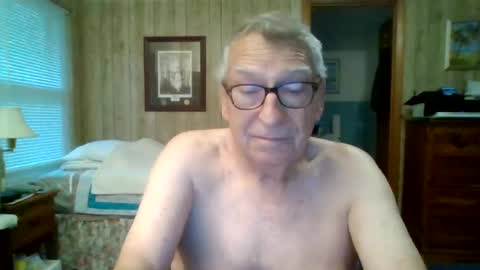 Snapshot of maturecouple1954 chatting on 07.28.26 SXECPL55 at G mail Dot Com online show from 07.28.26