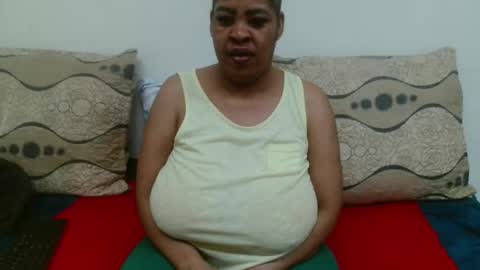 Snapshot of maturedbootyqueen chatting on 04.04.26 QUEEN online show from 04.04.26