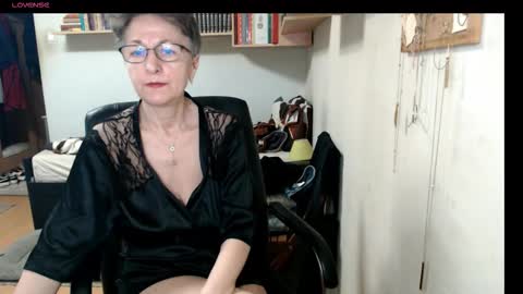 maturekate online show from 10.22.25