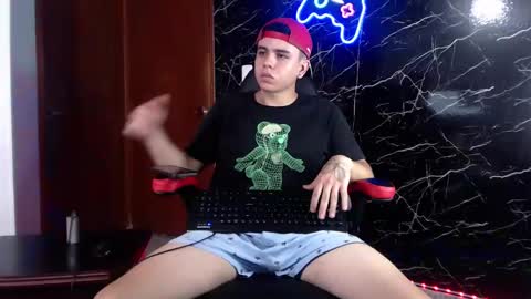 Snapshot of maty_hard chatting on 12.07.24 Matias online show from 12.07.24