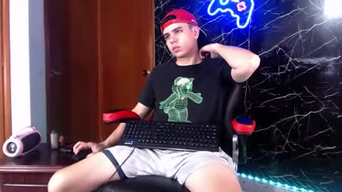 Snapshot of maty_hard chatting on 12.10.24 Matias online show from 12.10.24