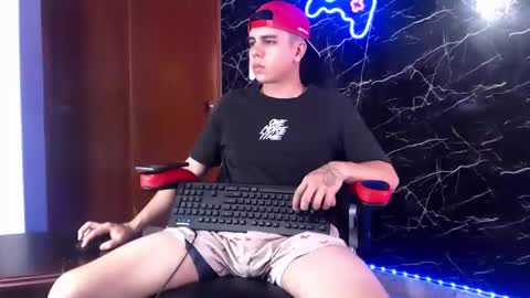 Snapshot of maty_hard chatting on 01.08.25 Matias online show from 01.08.25