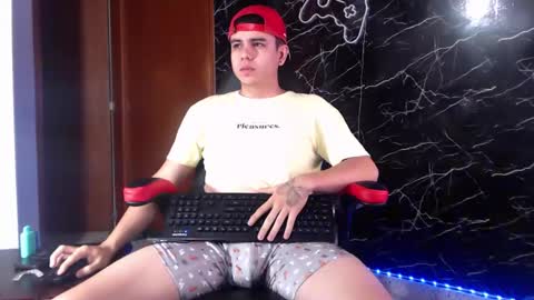 Snapshot of maty_hard chatting on 01.24.25 Matias online show from 01.24.25