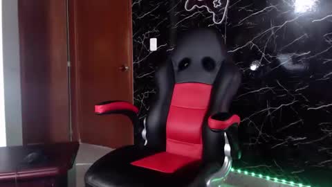 Snapshot of maty_hard chatting on 02.03.25 Matias online show from 02.03.25