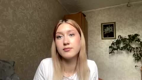 Snapshot of maudiesikes chatting on 07.14.26 Mia online show from 07.14.26