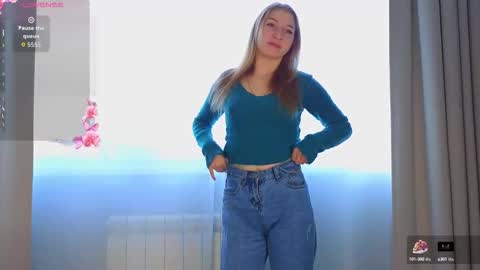 Snapshot of maureencoombs chatting on 09.18.25 maureencoombs online show from 09.18.25