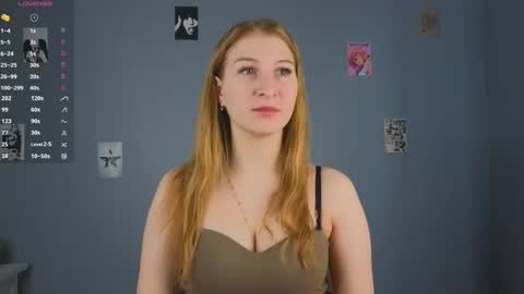 Snapshot of maureencoombs chatting on 10.12.25 maureencoombs online show from 10.12.25