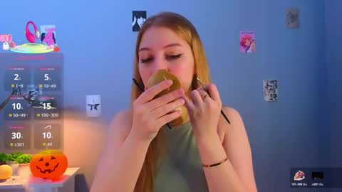 Snapshot of maureencoombs chatting on 11.03.25 maureencoombs online show from 11.03.25